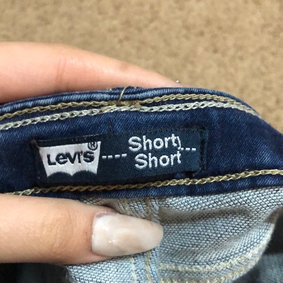 Kids Levi’s Jean Short - Picture 3 of 5